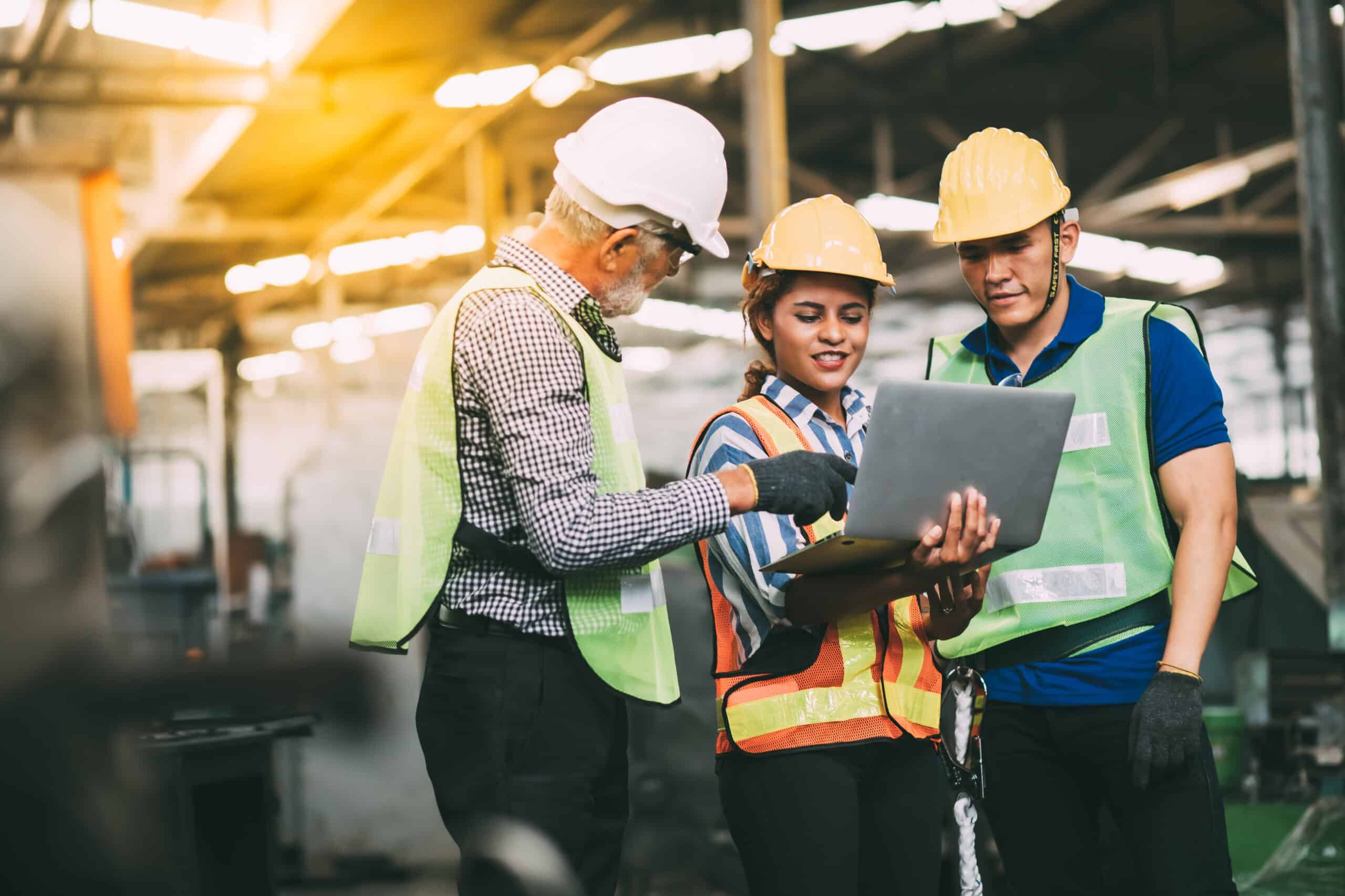 Professional Mechanical Engineer team Working on Personal Computer at Metal lathe industrial manufacturing factory. Engineer Operating lathe Machinery. Product quality Inspection SAP manufacturing, SAP for manufacturing, Manufacturing SAP, SAP S/4HANA, SAP production, SAP S/4HANA manufacturing